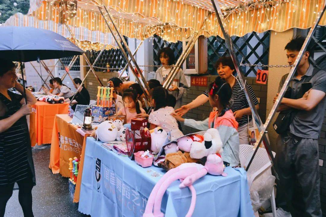 六月趁着夏夜晚风来小西街朝阳巷遇见加倍快乐