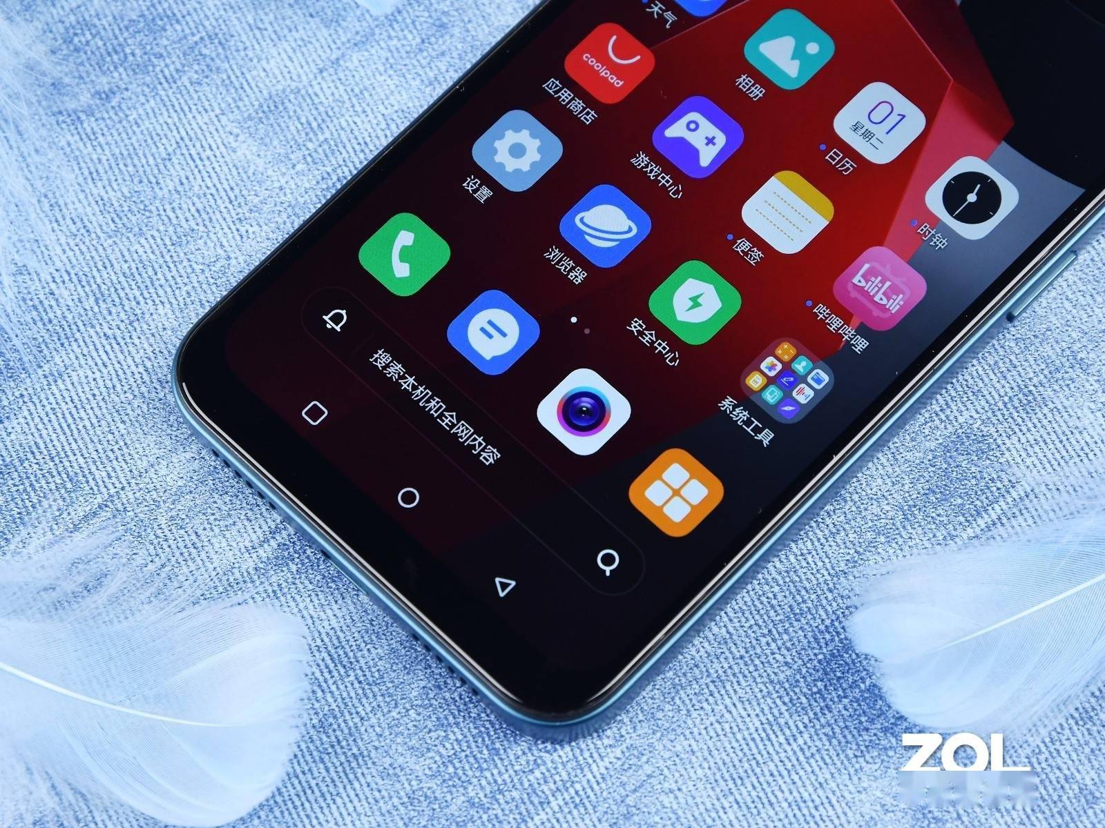 酷派cool20图赏双面玻璃加持质感独具