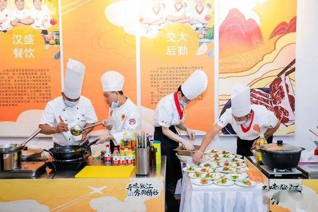 五星级酒店水准,一餐蟹味饭只卖12元,来看看"别人家的食堂"