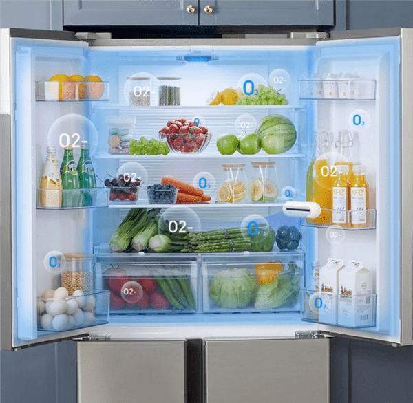 它还具备震动传感器,打开冰箱门的瞬间机器能够迅速响应,关停活性氧