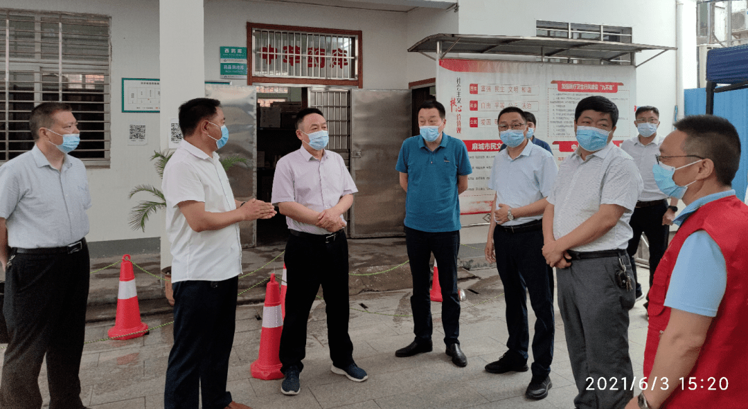 廖保安先后到北正街社区卫生服务中心,市中医医院,市