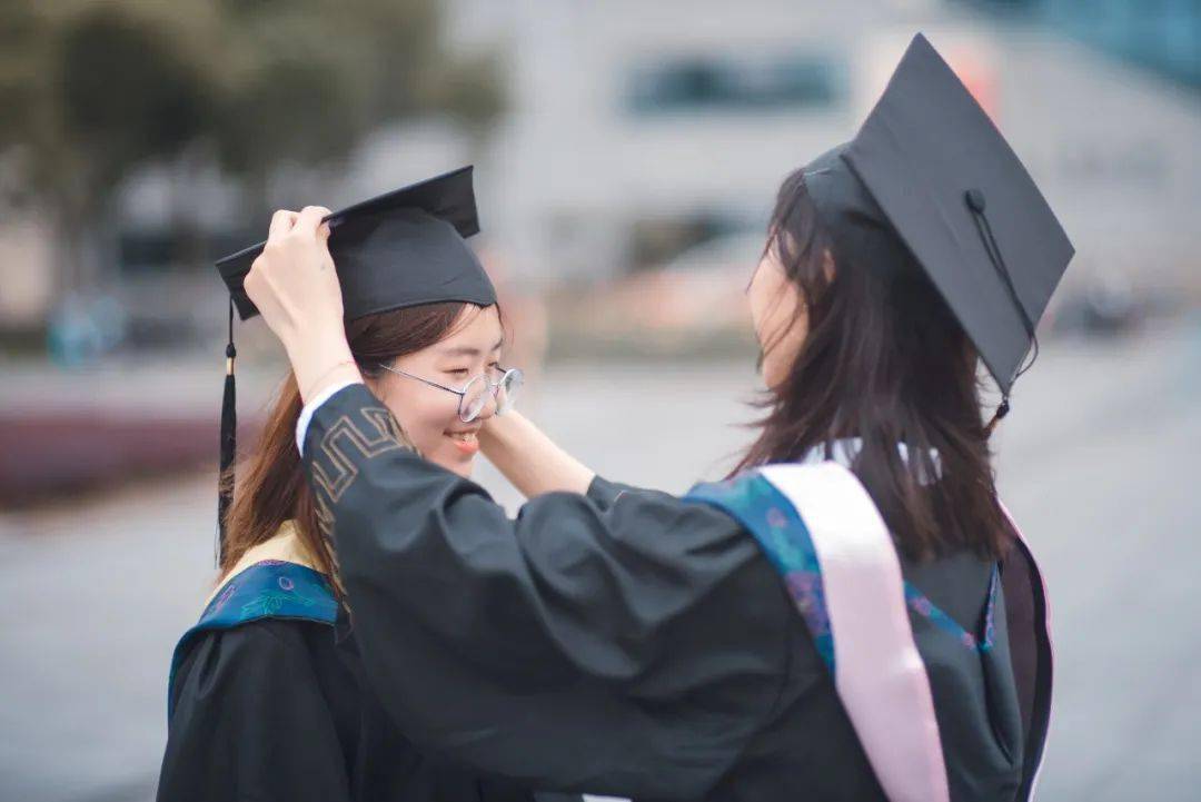 硕士学位服定制logo 4926b9526a7148c6a65d1fa842801eb7.jpeg