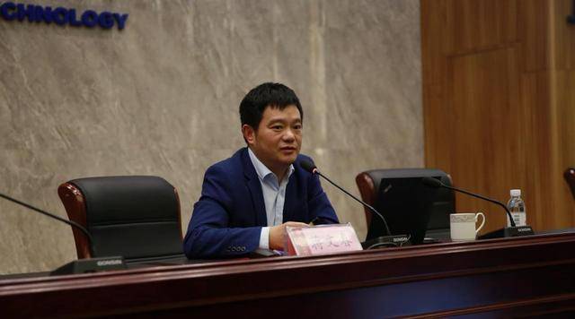 青岛最美科技工作者,青年长江学者蒋文春,分享了他在能源化工领域取得