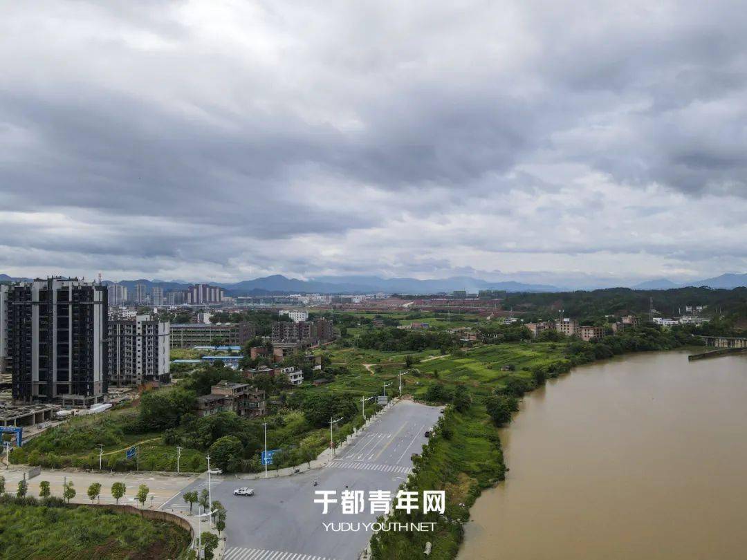 于都县工业新区贡江大道(金山大道至明德路)道路工程位于赣州市于都县