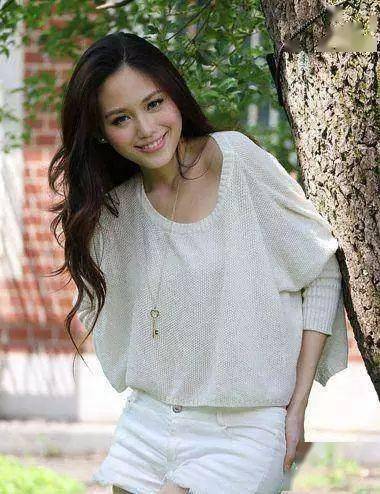 四十岁女人发型长发 21a346f445ae43a98e84e08fb375b1b7.jpeg