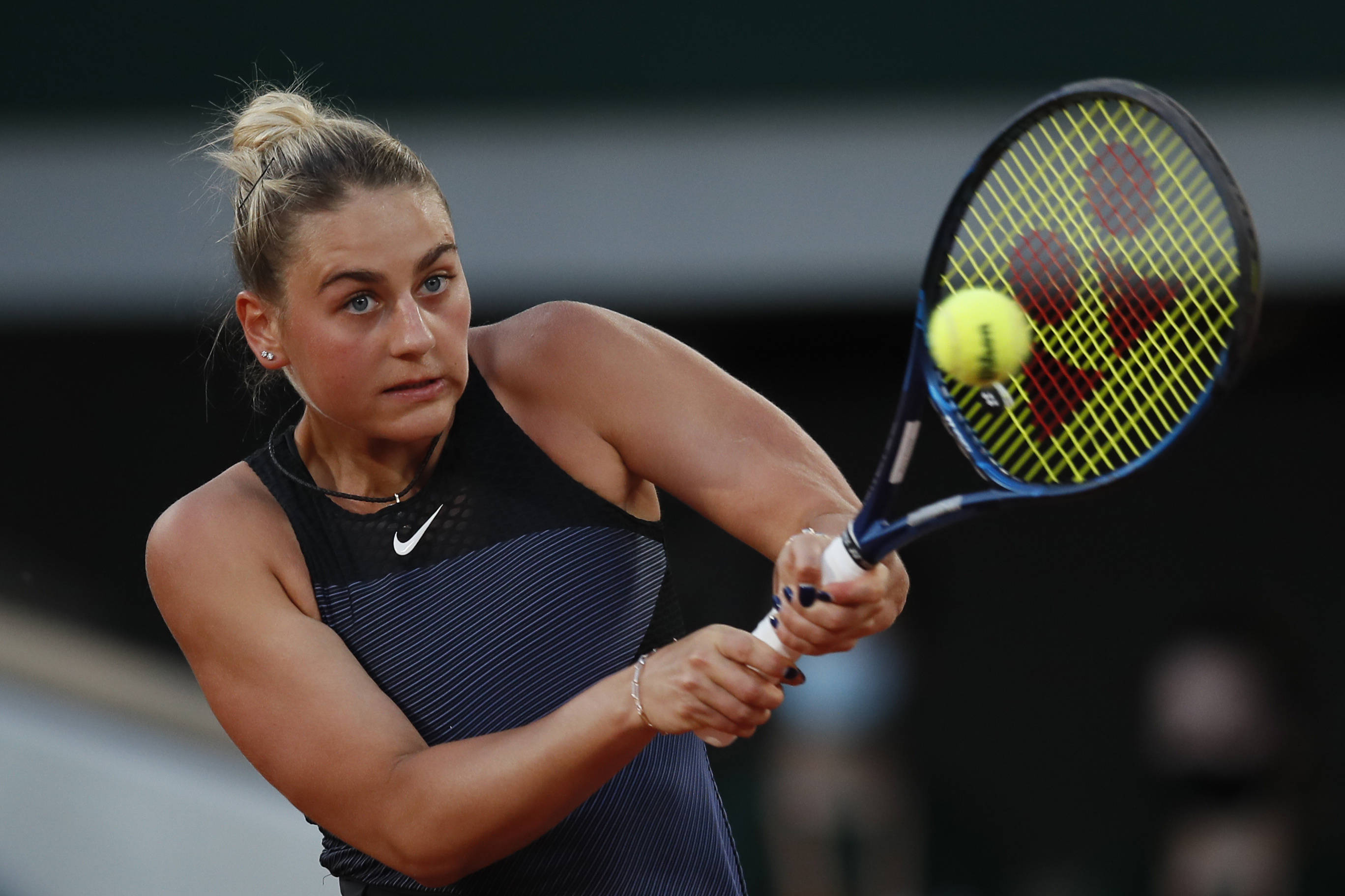 网球法网斯维亚特克晋级女单八强