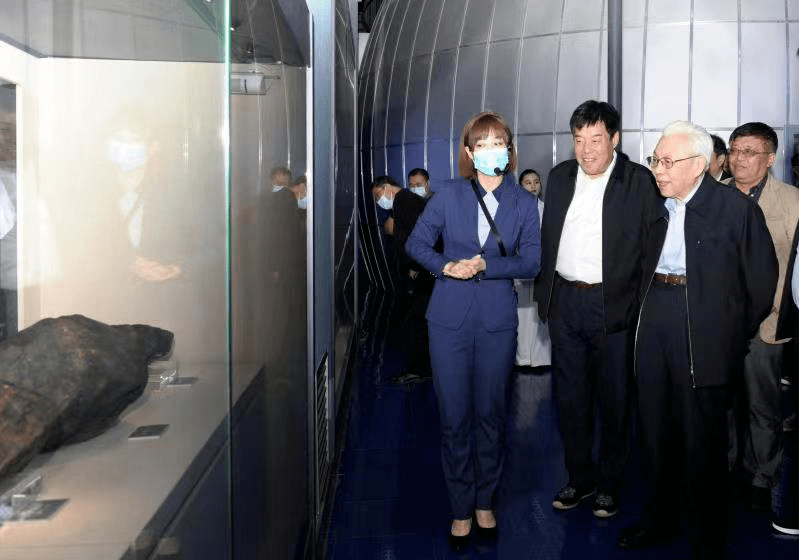 一行|中国科学院院士欧阳自远一行莅临吉林市陨石博物馆