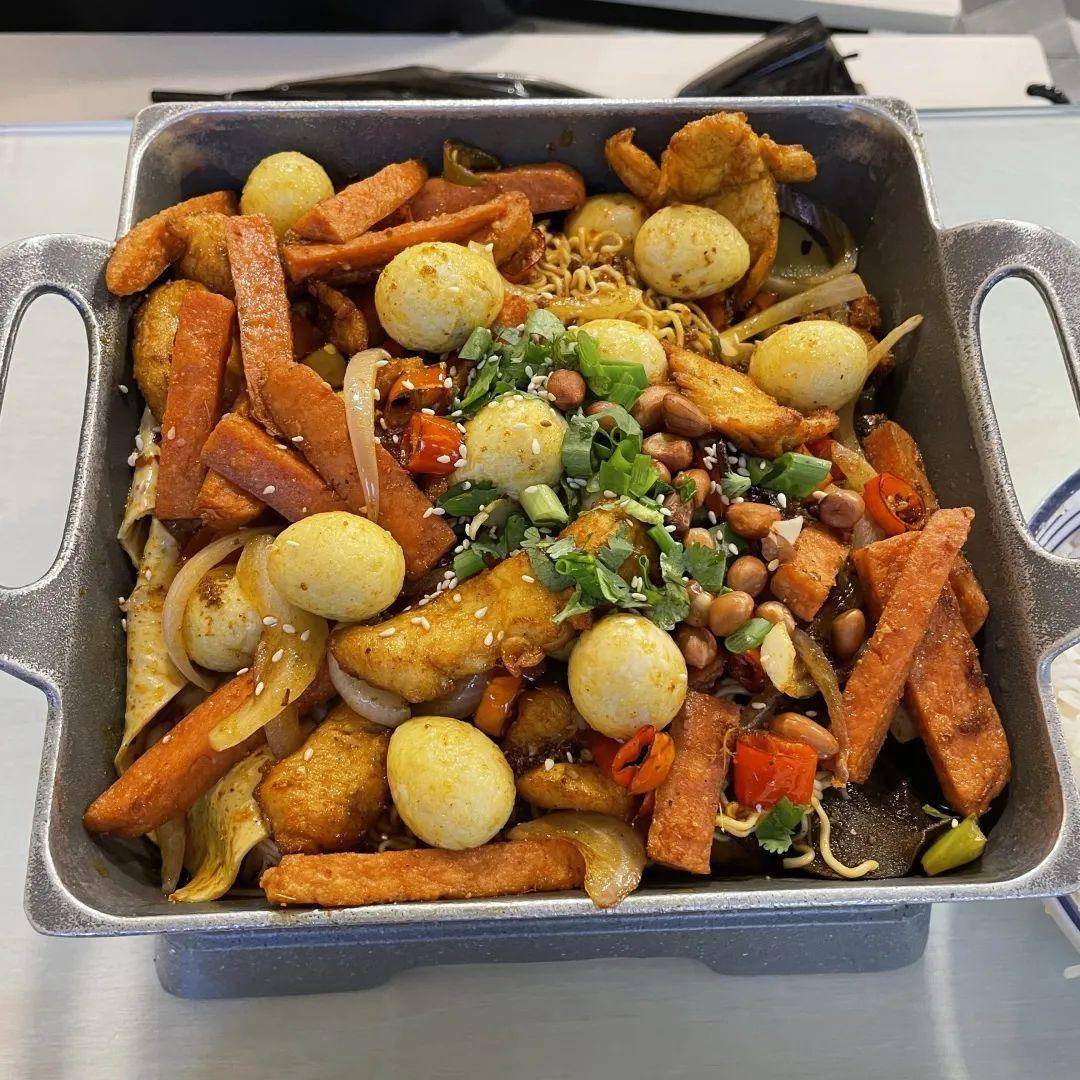 我怀疑你们都冲着这些高校美食来的……20,30管饱!