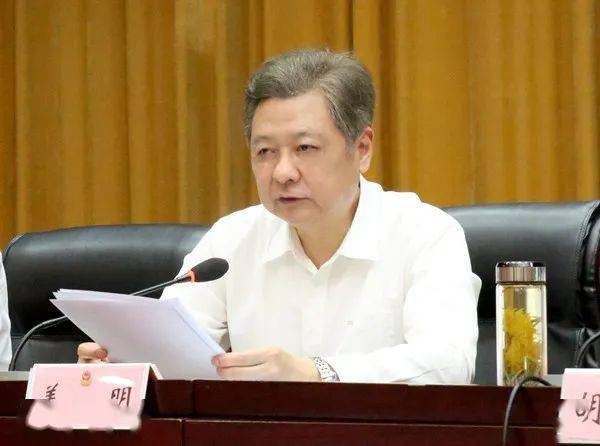 副书记,局长胡来龙主持会议,局党委副书记,政委梁国强传达省政府第