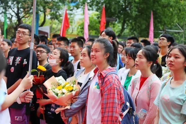 绵阳东辰国际学校高2021届毕业典礼时间煮雨
