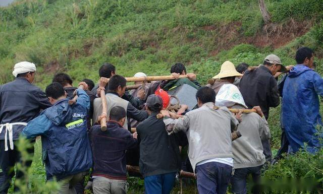 农村的习俗盖棺后要用秤砣在棺顶猛击三下目的是提示逝者已逝