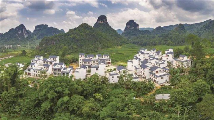 韦付增 摄田东县平马镇合恒村那恒屯一角.