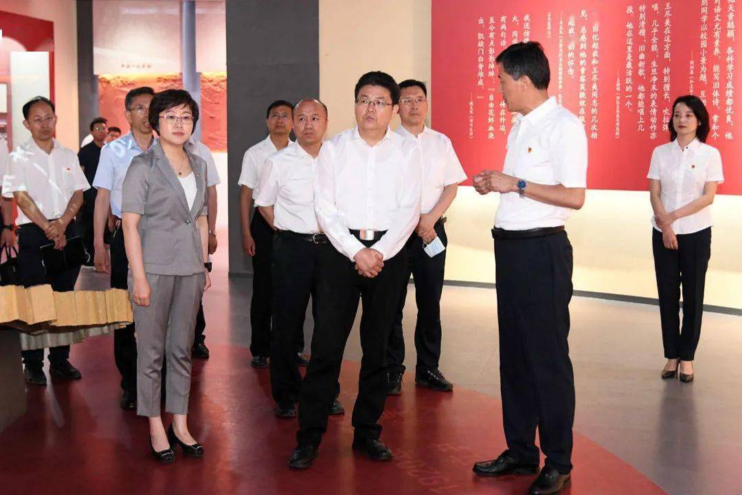 潍坊市委书记田庆盈到诸城调研并讲党课