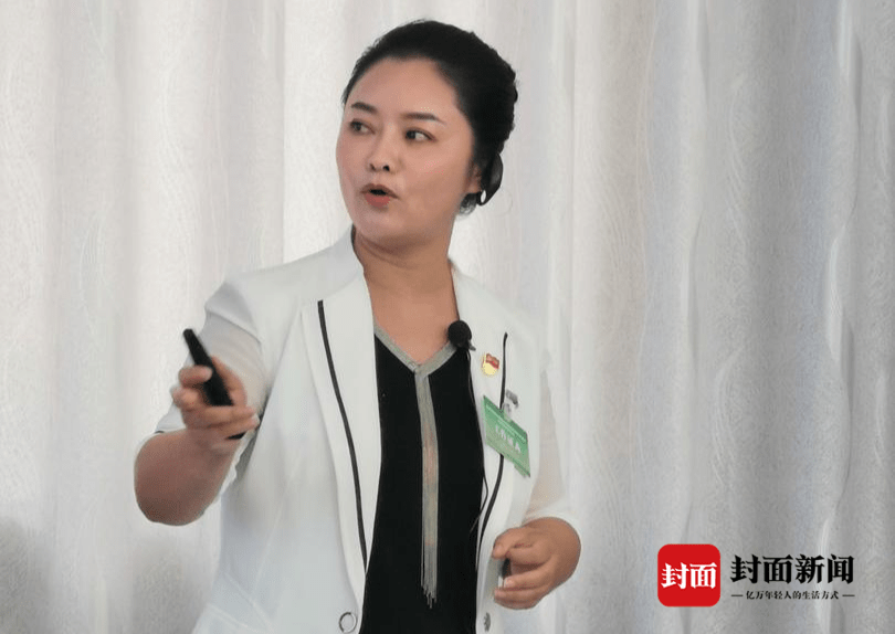 凉山州德昌县人民政府县长李友英也抛出了五彩德昌的概念