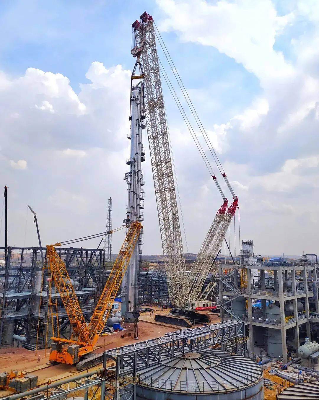 陕西化建800吨履带吊交车即首吊!