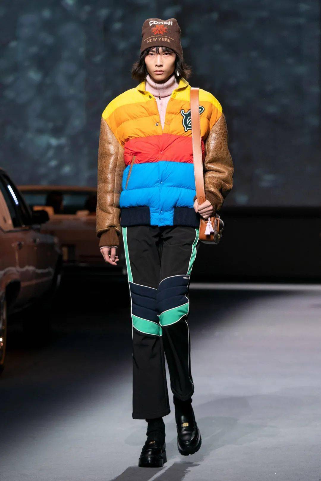 coach2022早春度假系列牧羊人羊毛大衣他在度假村回归