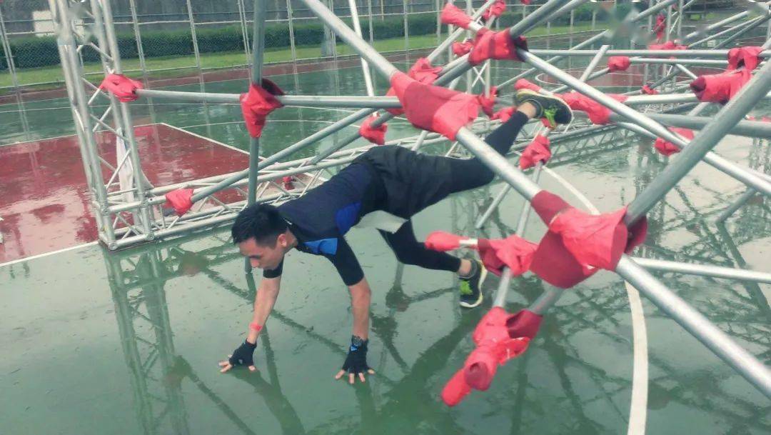 我们联络了杰哥不要的阿伟知道了蹲大牢的秘密