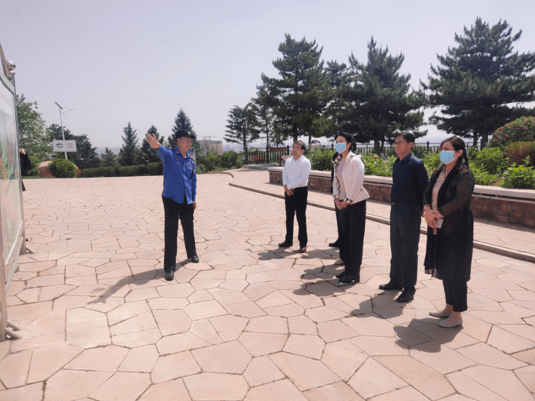 自治区党委统战部副部长,自治区工商联党组书记梁淑琴一行到赤峰市