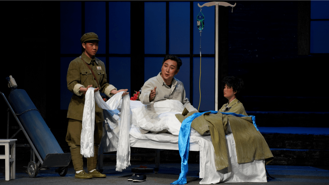 感人至深本土红色题材白剧白子情怀昨晚首演