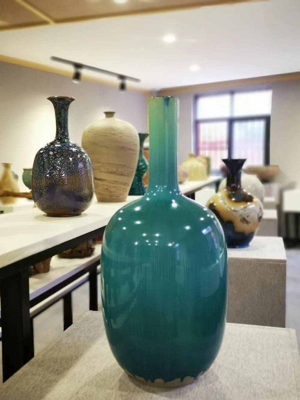 政府坚持持续发力,久久为功做大做强华宁陶瓷文化产业的一次重要展示