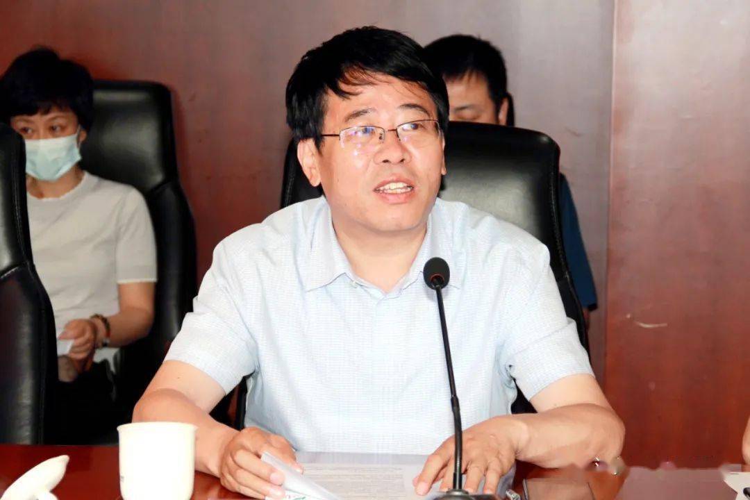 滦州市人民医院院长张力进行了工作汇报,他从滦州市及医院概况,医共体