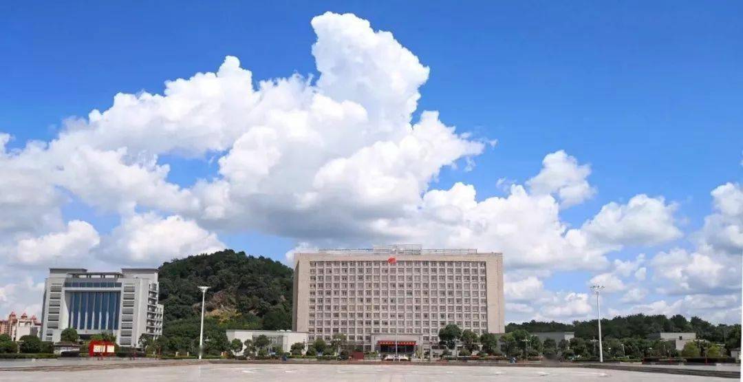 6月9日,分宜县高质量发展再传喜讯,分宜县获评"2020年度全省工业高