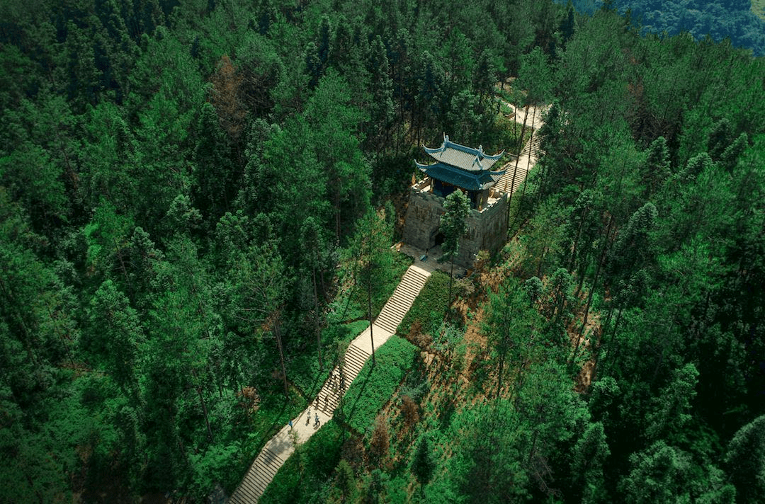 石柱万寿山景区 石柱县委宣传部供图文化和旅游的融合发展,是诗和远方