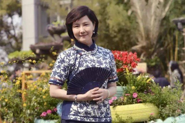 开始时很哥认为扮演者可能就是一个普通群演,但看到演员秦越的名字,我