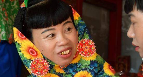 但不是专业的,很难把金牙拿下来,所以很多人在处理有金牙的老人遗体时