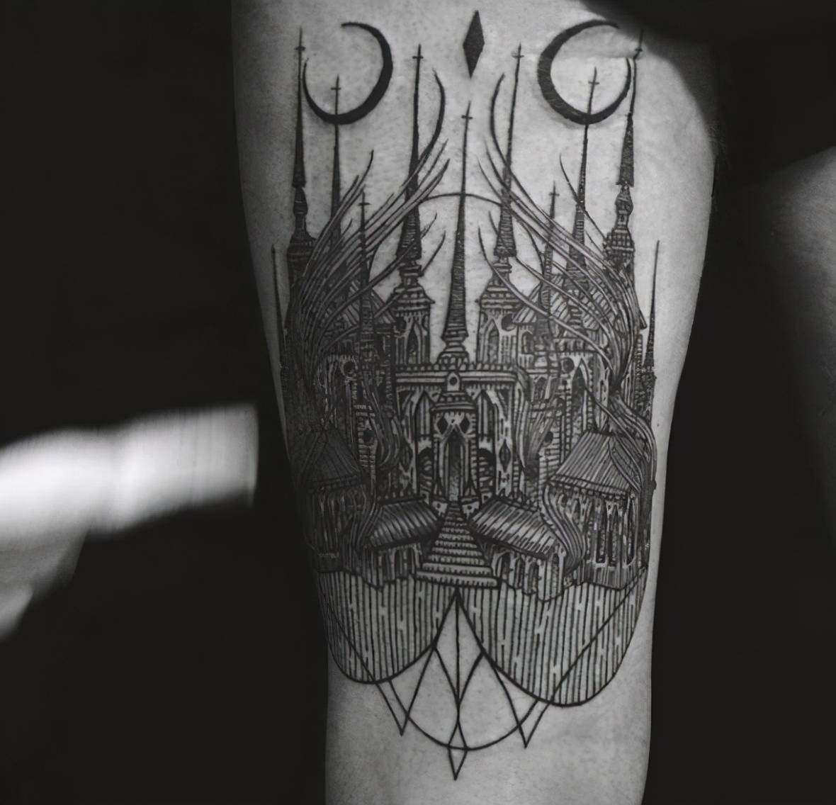 抽象点刺几何线条这些纹身都被刻画得一眼难忘