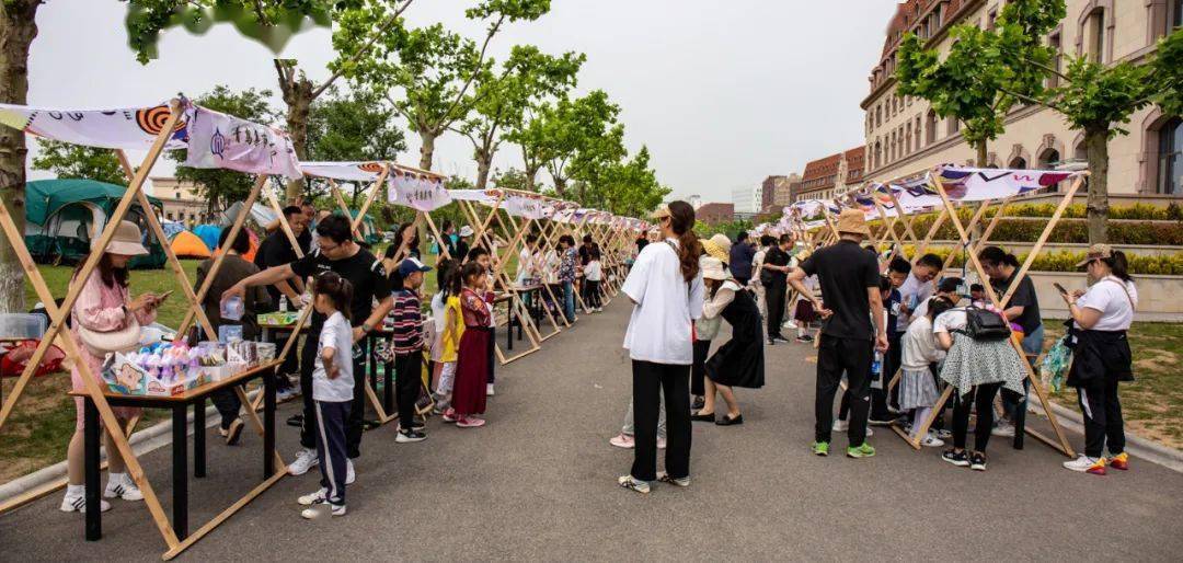 【新闻纪实】津门网刘筱林:儿童节摆摊印象_摊位