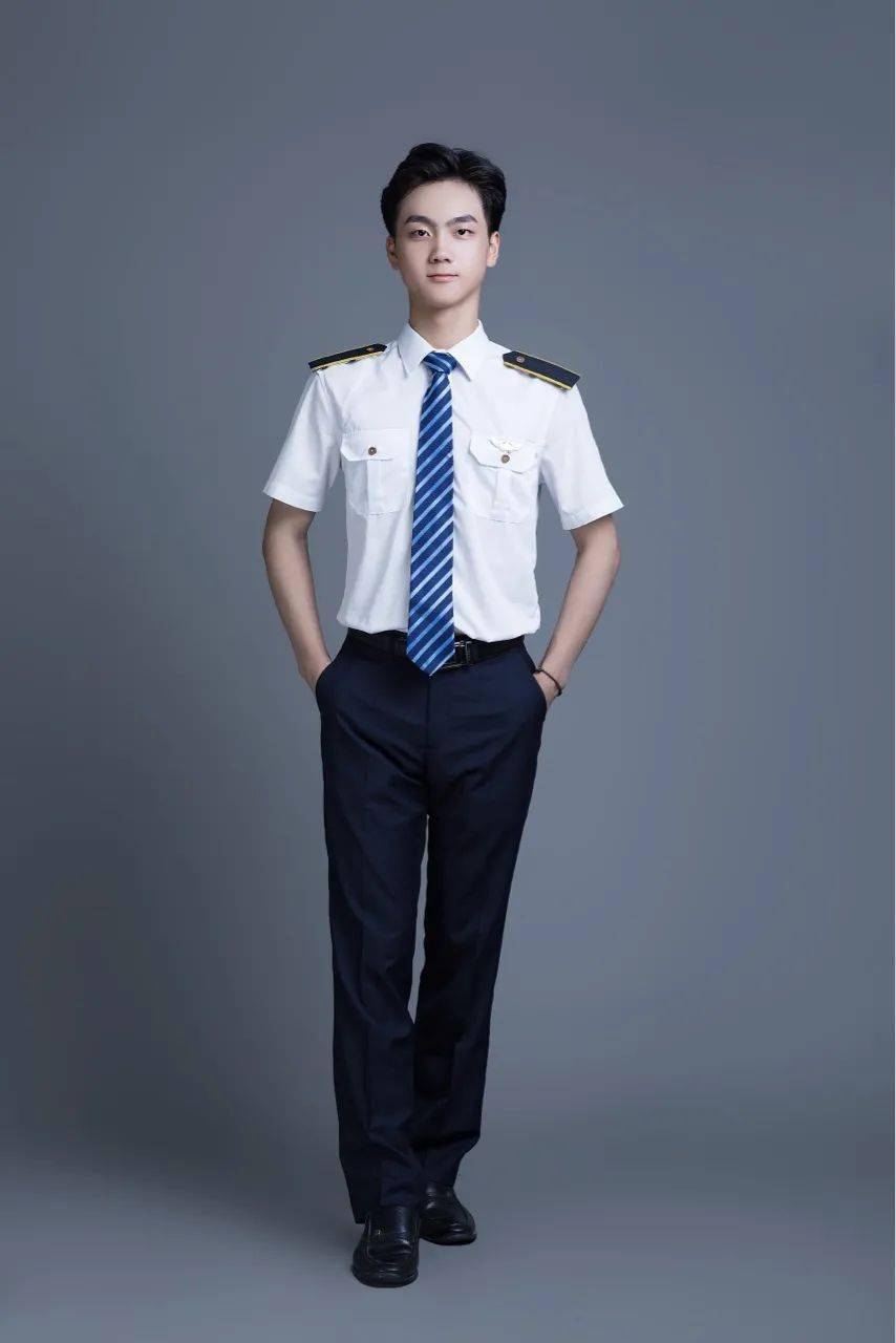 2020年,经过在翔宇的专业学习以后,郑搏士通过校园面试成功被多彩航空