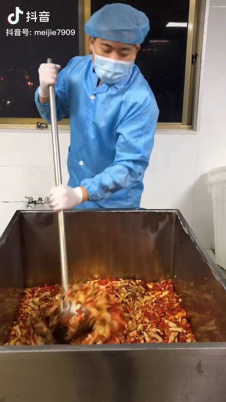 柠檬无骨鸡爪生产厂家全国发货工厂实拍