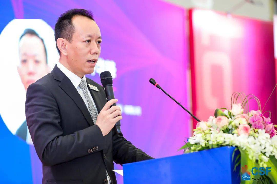 上海第二工业大学应用艺术设计学院院长张展教授在致辞中说道:文化