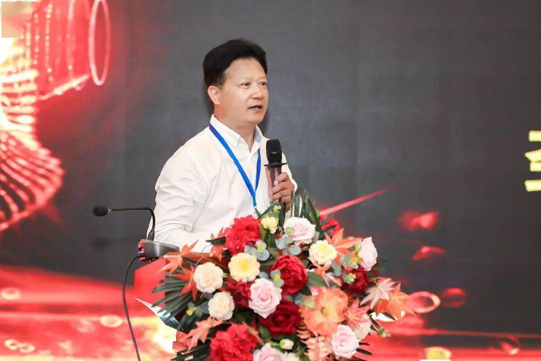 河南劲大壮生物科技有限公司夏华阳董事长作报告论坛精彩瞬间"劲豹雄
