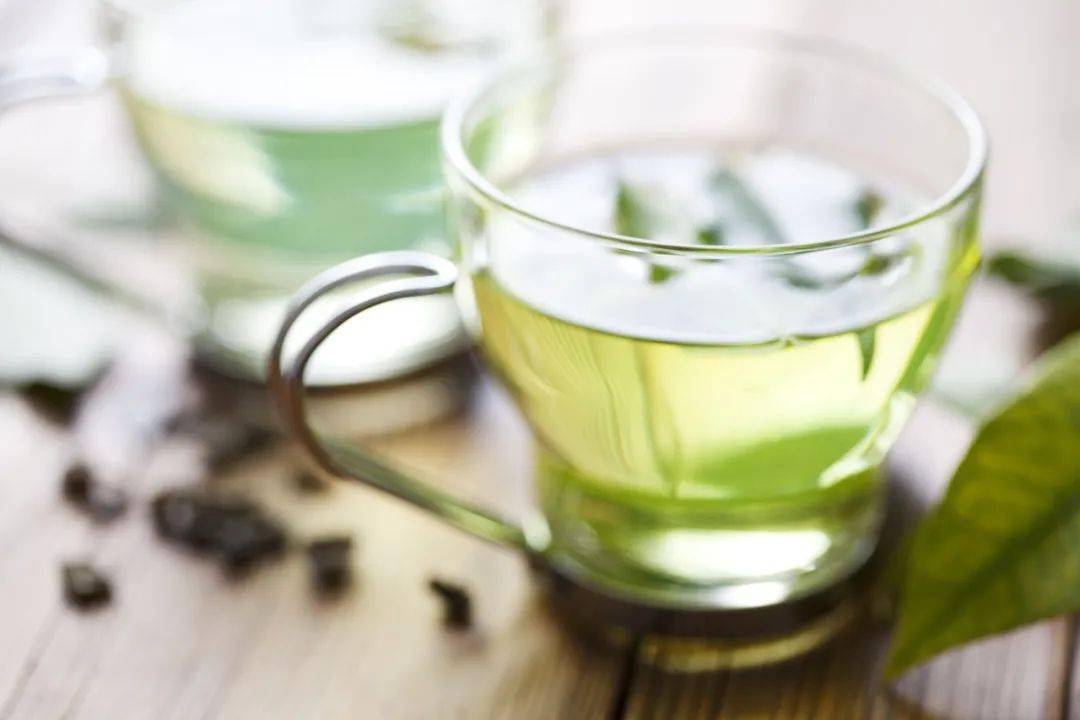 糖尿病人夏季宜喝8款茶，清心除烦生津止渴，推荐给您
                
                 