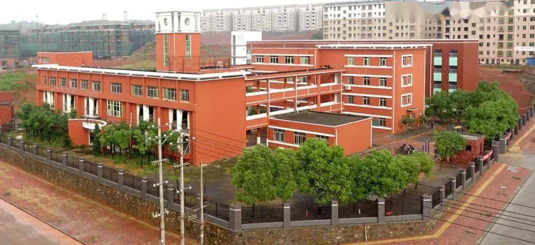 爱我工小美五年新辉煌民生为本引领教育新辉煌