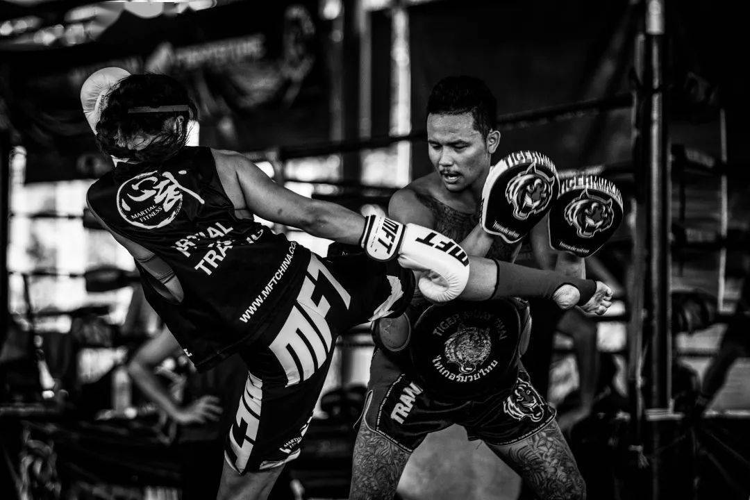 零距离mft格斗健身公开课感受非一般的训练沸点