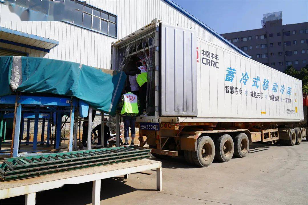 你"6·18"买的云南鲜花顺着铁路飞奔而来_运输