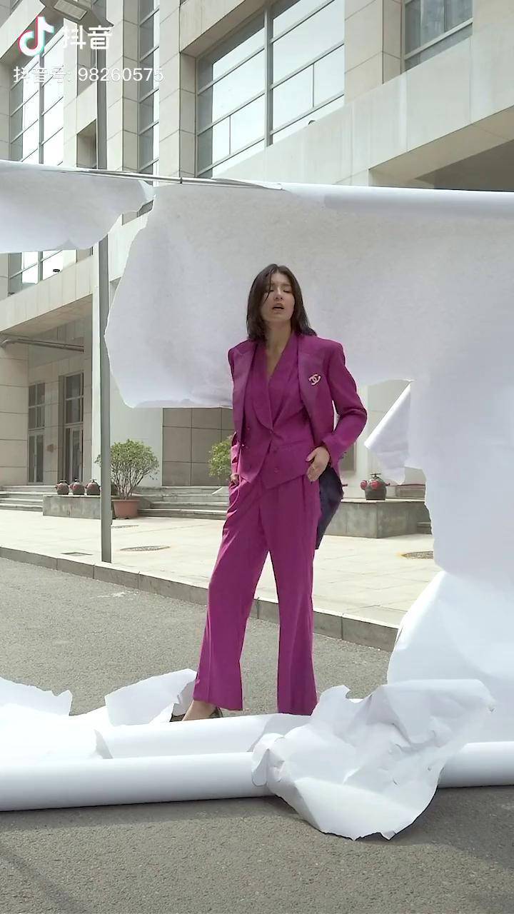 晚安福利莎莎kawsarayy大叔aaben单飞样片纯享版