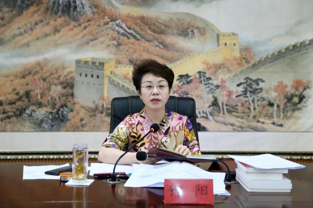 钟阳主持召开州政府常务会