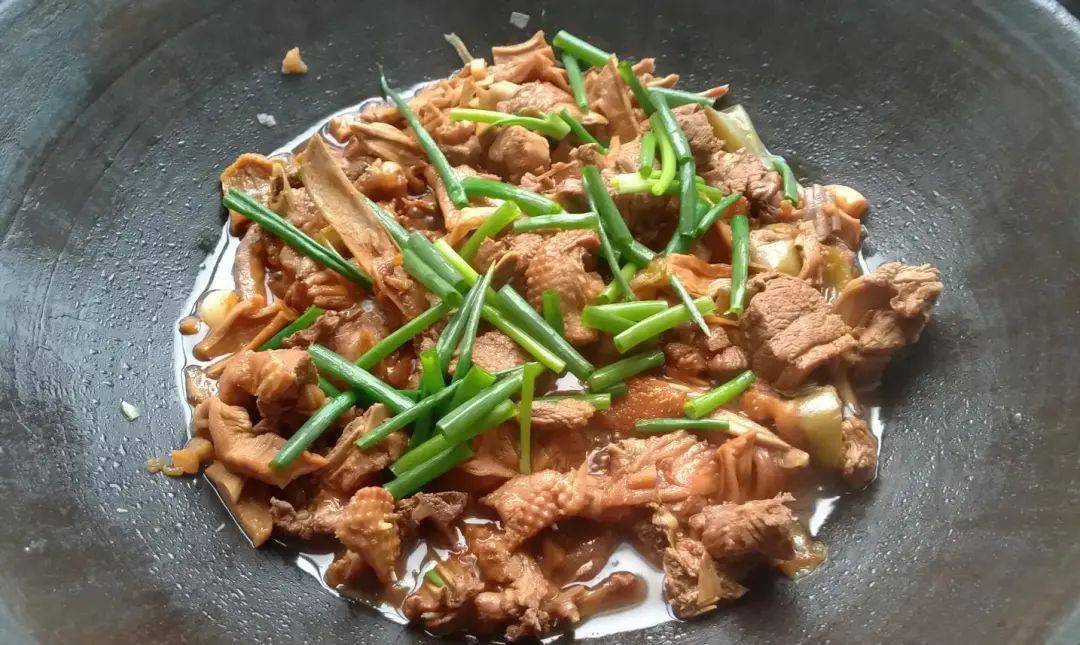 广东笋干焖鸭家常做法, 滋阴祛燥, 开胃爽口!