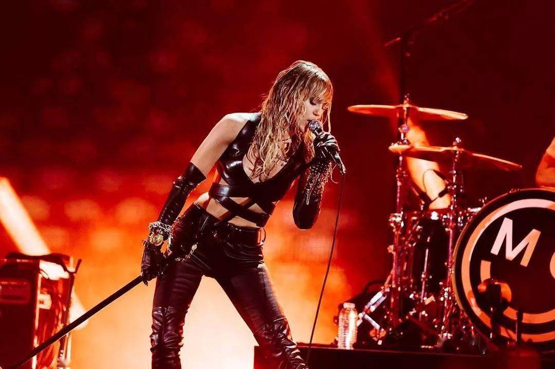 miley cyrus 成为gucci香水形象代言人!