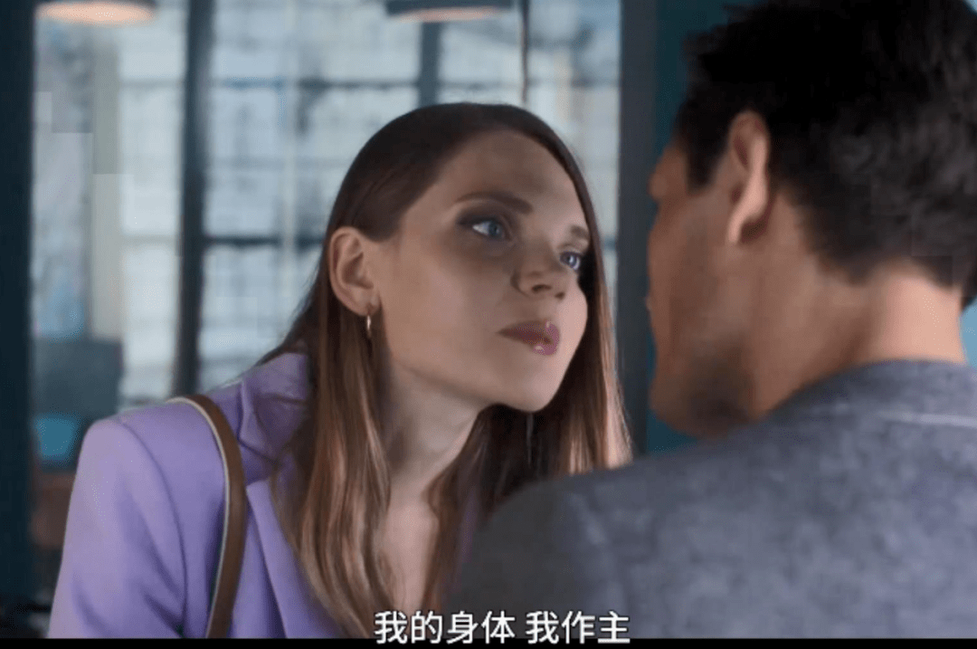满屏肉体,我只敢深夜安利