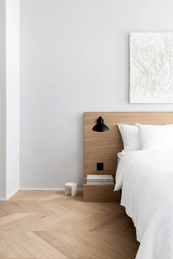 极简风设计挑高客厅显大又敞亮