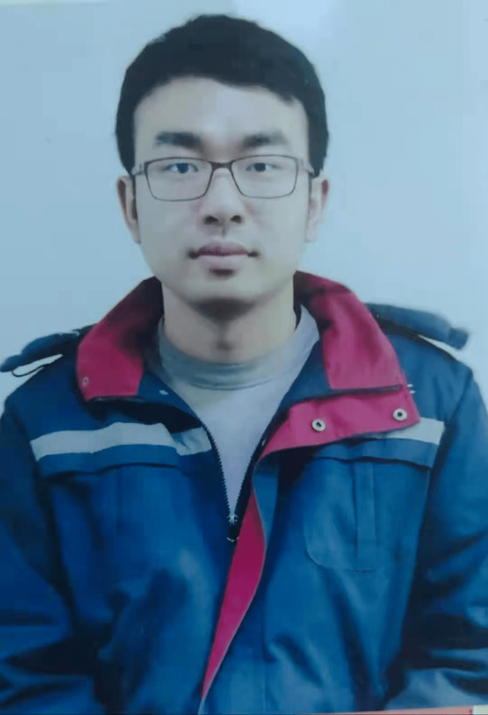 父:系统工程管理部张彤子:华南区域公司张素峰亲爱的老爸,也许我总令