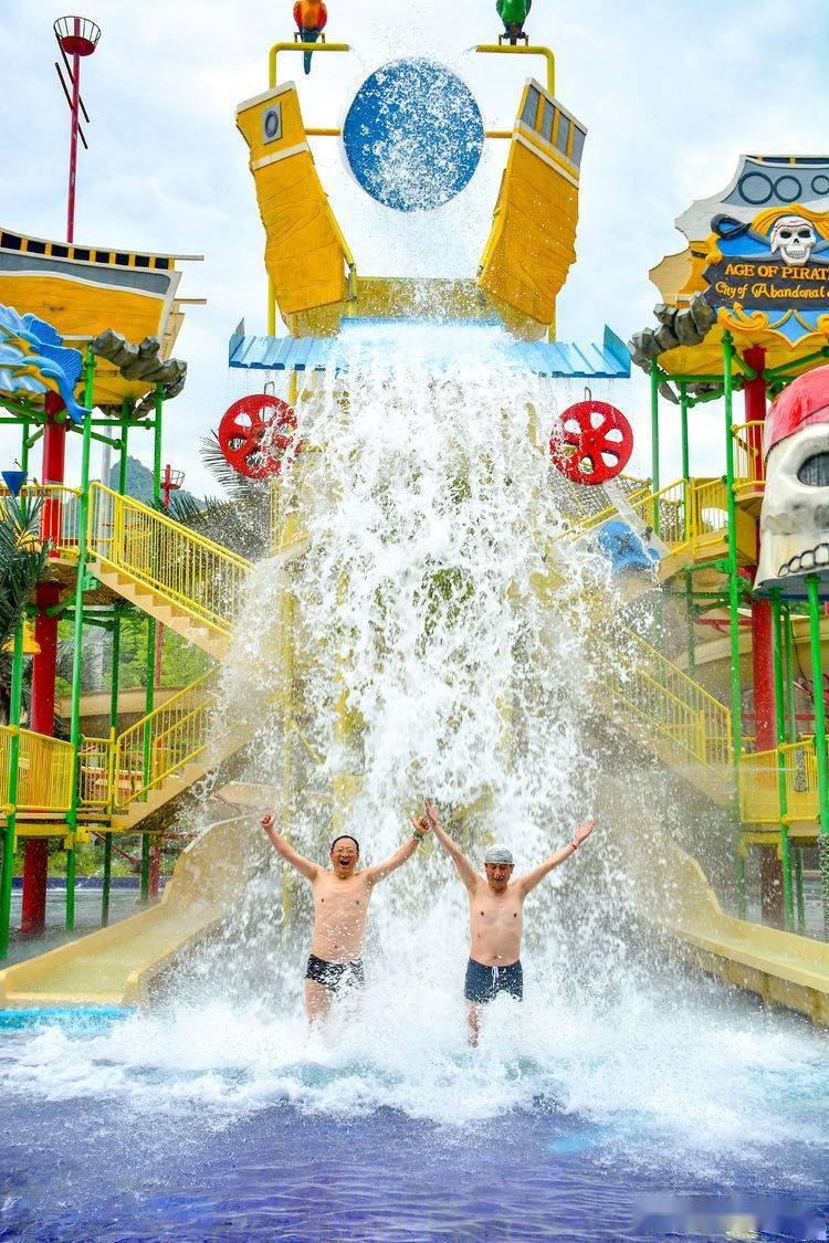 水花飞舞夏日狂欢快来汉中水上乐园畅玩整个假期
