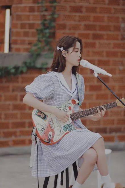 欧阳娜娜的曲谱_欧阳娜娜性感图片(3)