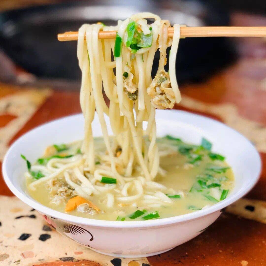 生长在日照海滨的海沙子,其实是一种非常小的蛤蜊,只有0.