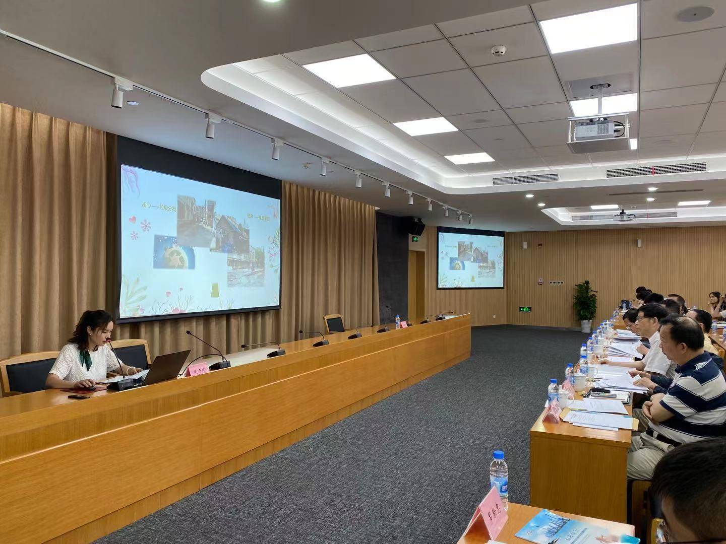 杂草横生的沿街绿化变身亲子 口袋花园 社区青年通过公益足球 流浪猫治理参与社区治理 杨浦区这10个睦邻项目有看头 街道